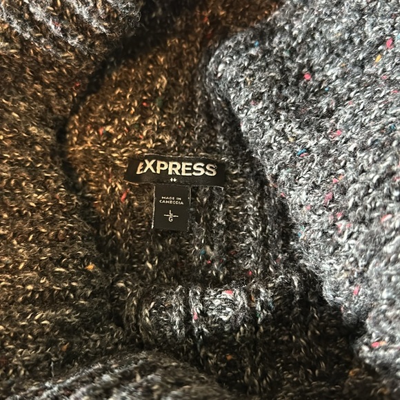 Express Sweater - Picture 4 of 6